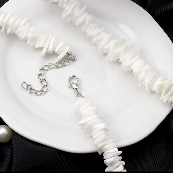 Hawaiian Style Bohemian Vintage Natural Shell Necklace - Picture 6 of 11